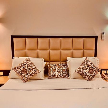 Hotel Bhoomivilas Agra  Buitenkant foto