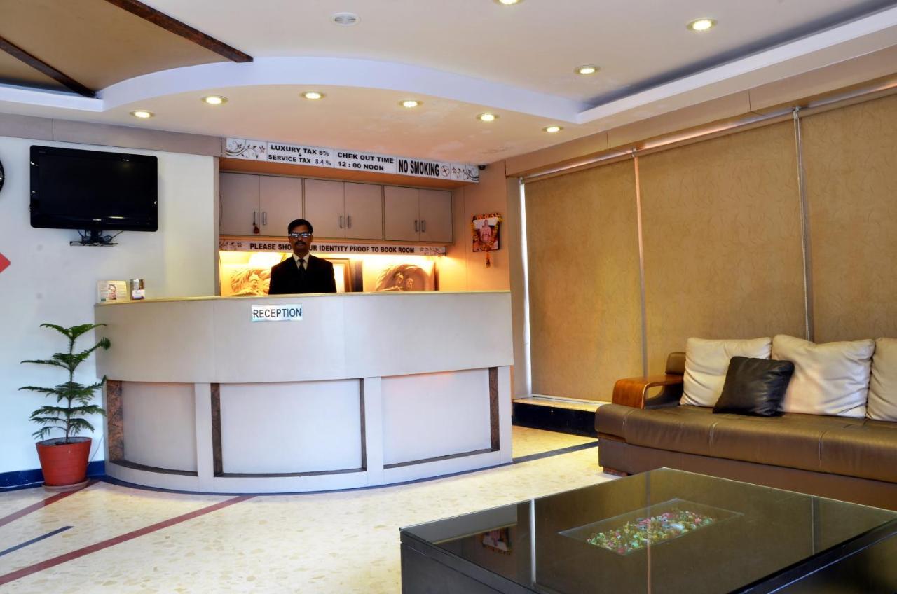 Hotel Bhoomivilas Agra  Buitenkant foto