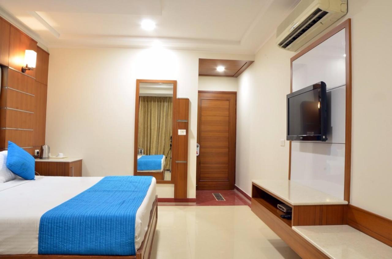 Hotel Bhoomivilas Agra  Buitenkant foto