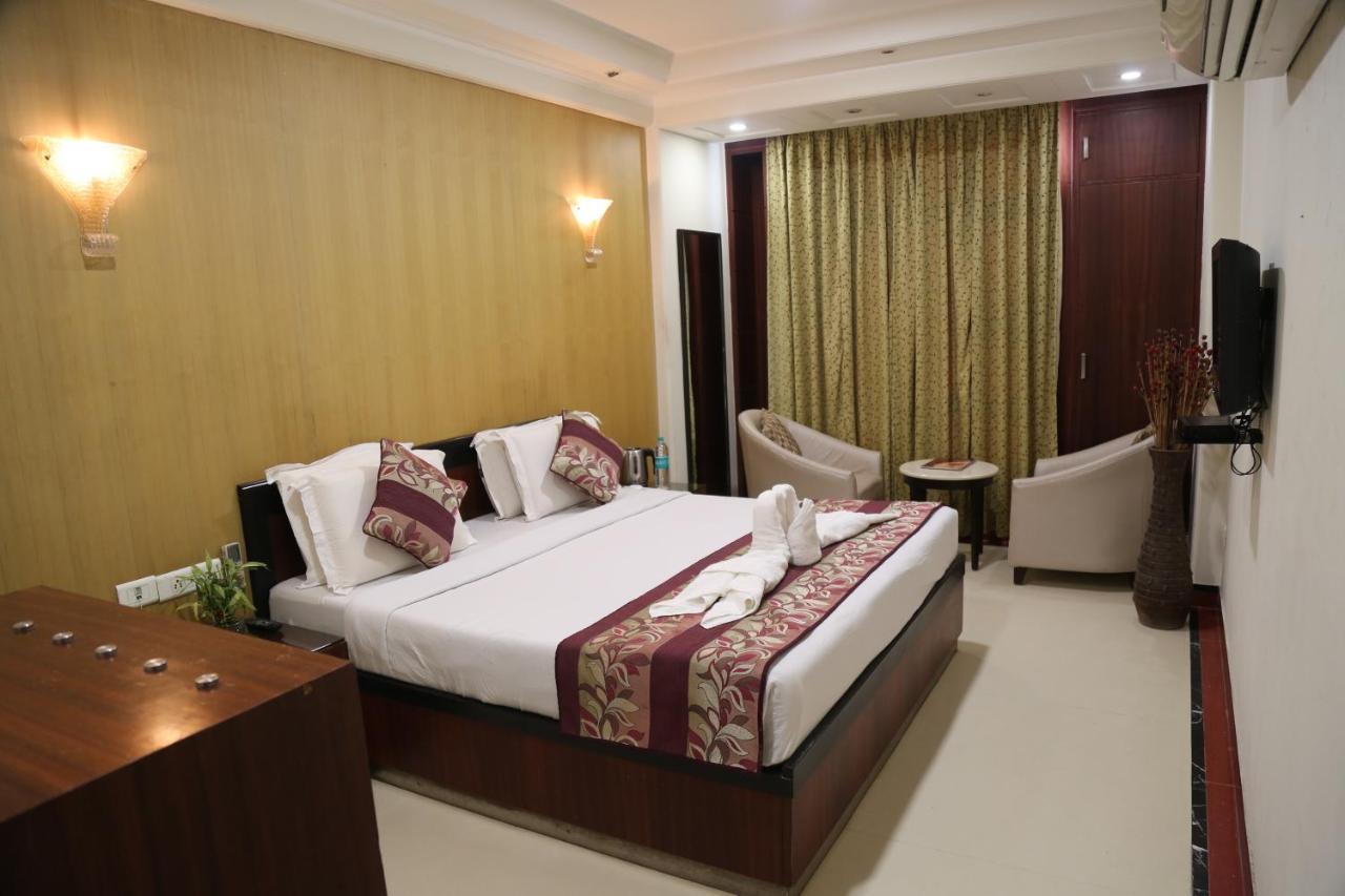 Hotel Bhoomivilas Agra  Buitenkant foto