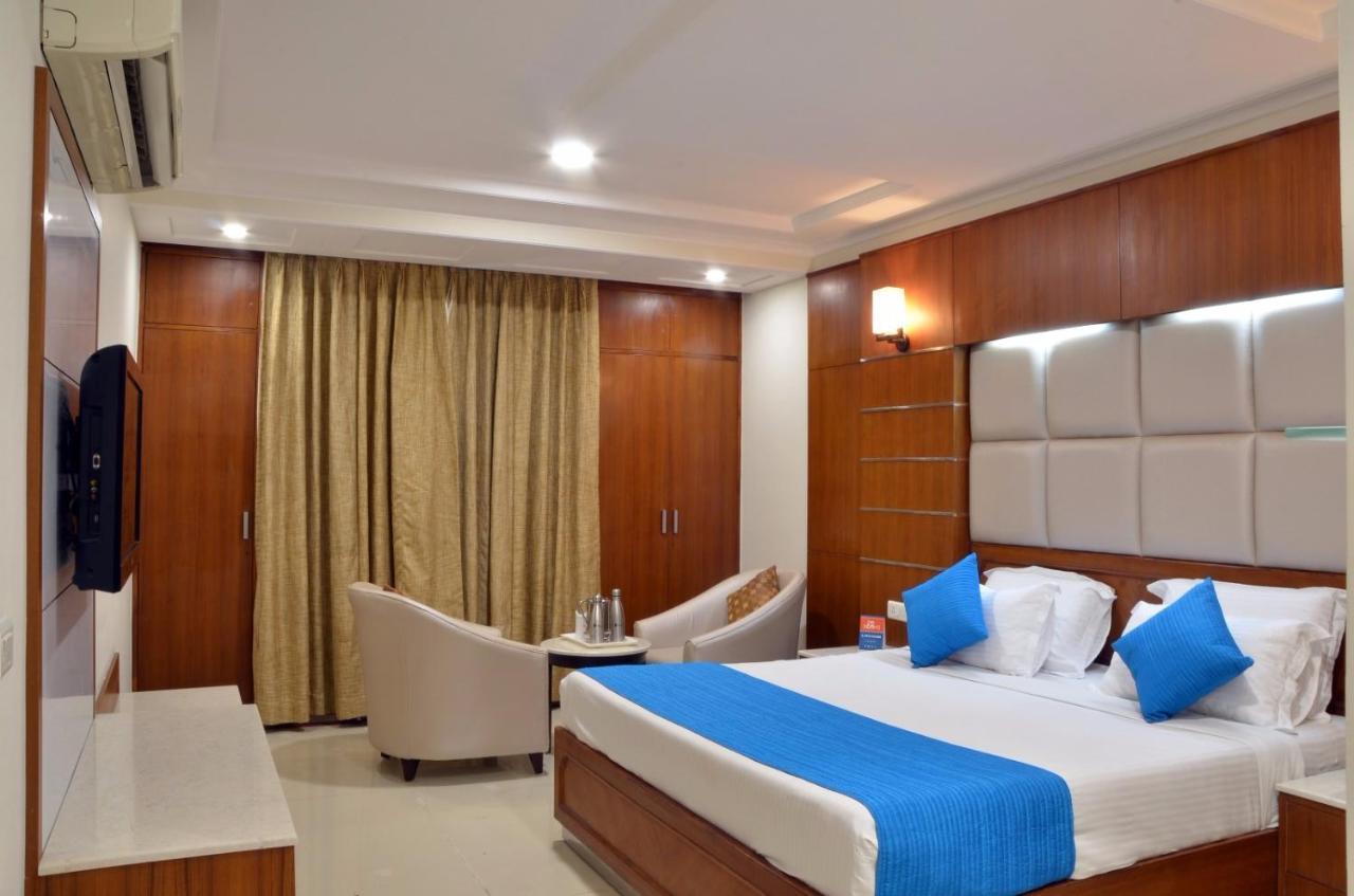 Hotel Bhoomivilas Agra  Buitenkant foto