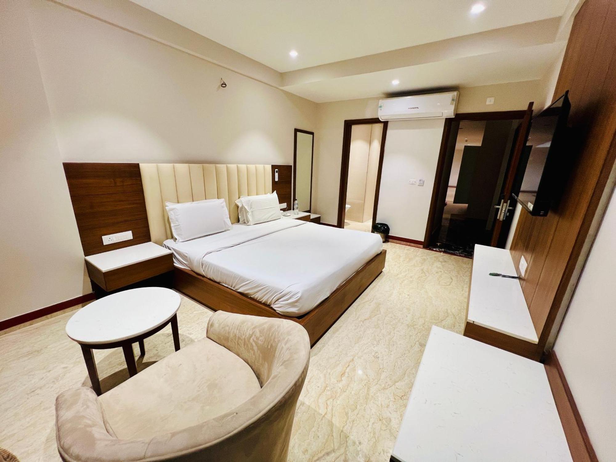 Hotel Bhoomivilas Agra  Buitenkant foto